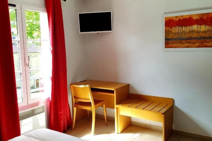 Room 4 of 11