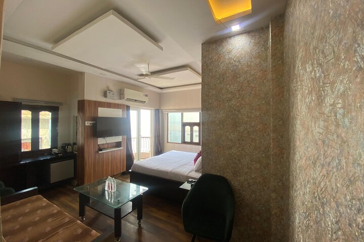Room 43 of 83