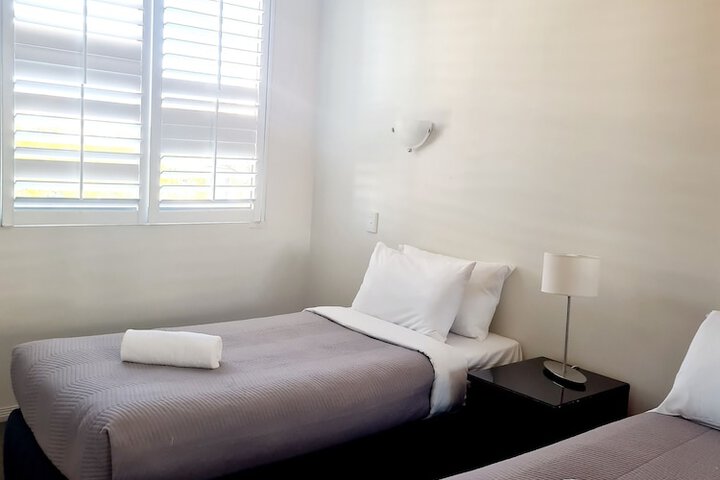 Room 3 of 75