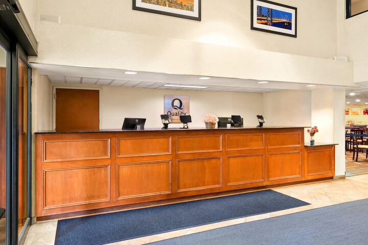 Entrance & Lobby