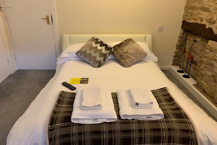 Room 2 of 7