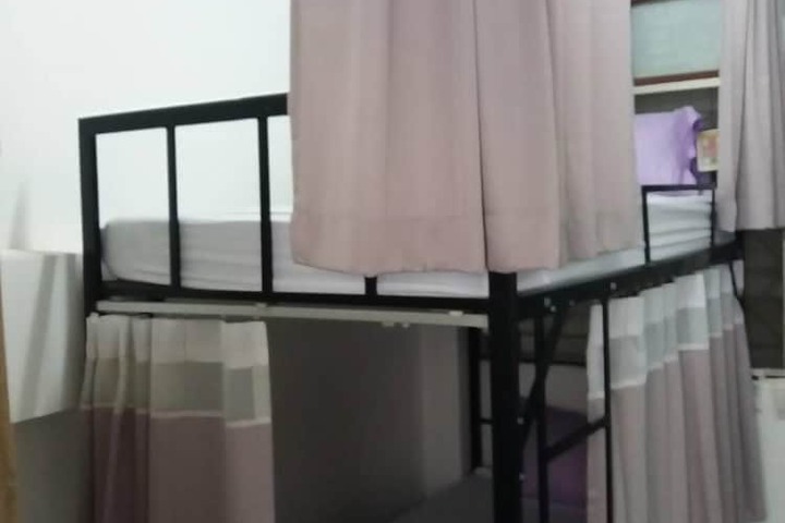 Room 8 of 42
