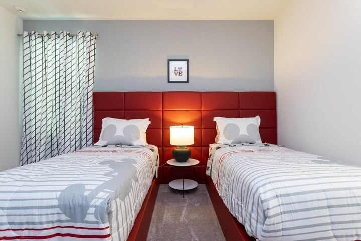 Room 38 of 40