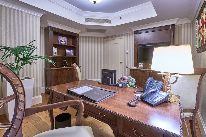 Room 52 of 120