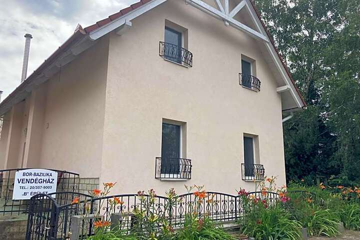 Bor-Bazilika-Vendégház