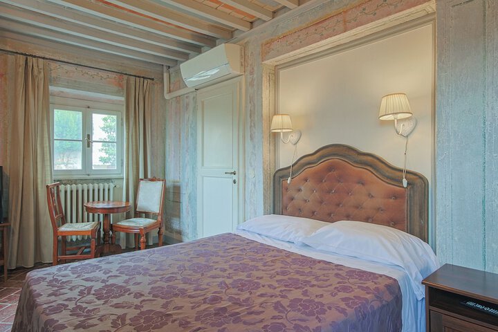 Room 27 of 140