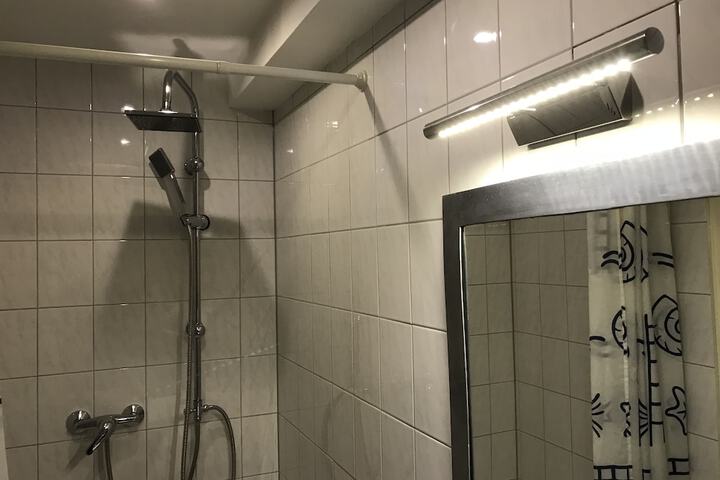 Room 25 of 101