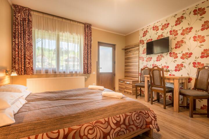 Room 7 of 14