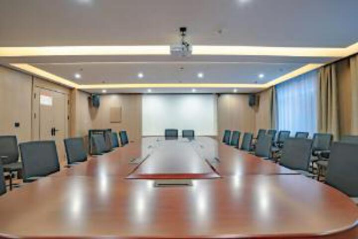 Room 13 of 23