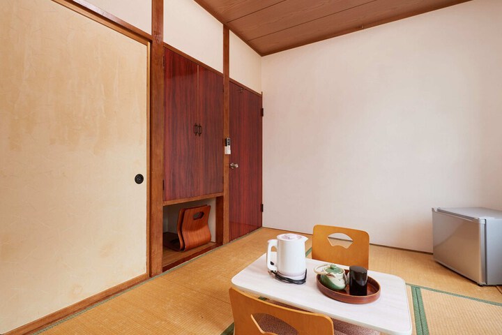 Room 12 of 75