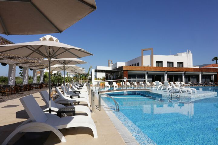 Pool 32 of 61