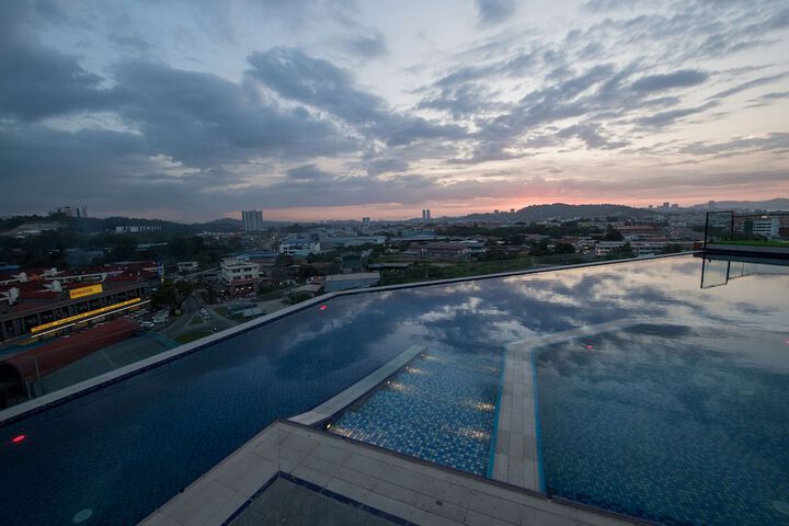 Pool 29 of 44