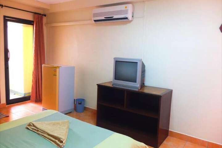 Room 10 of 25