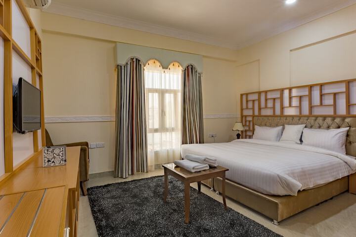 Room 7 of 9
