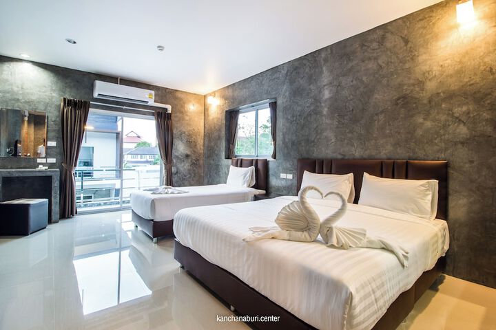 Room 16 of 33