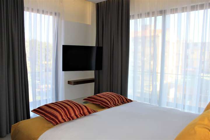 Room 16 of 66