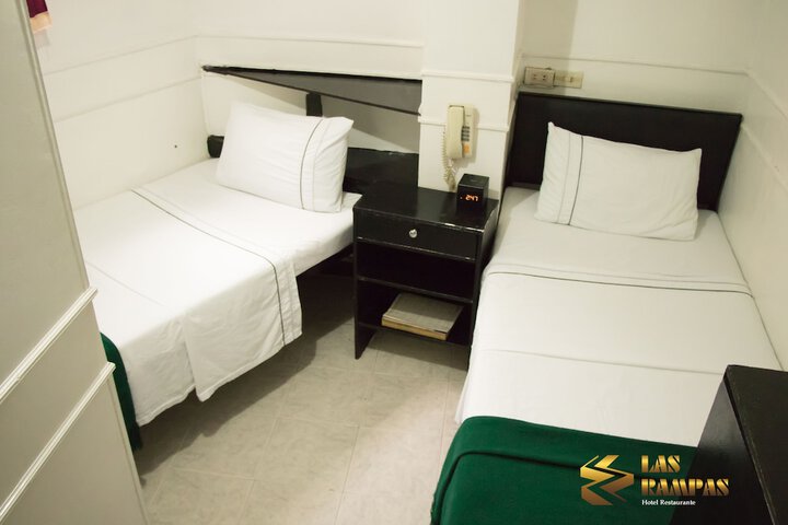 Room 16 of 38