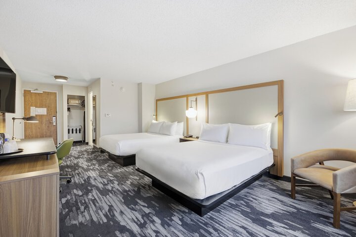 Room 5 of 18