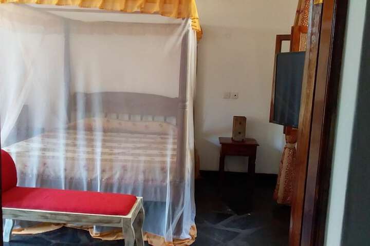 Room 5 of 22