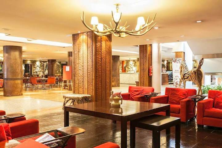 Guest Lobby