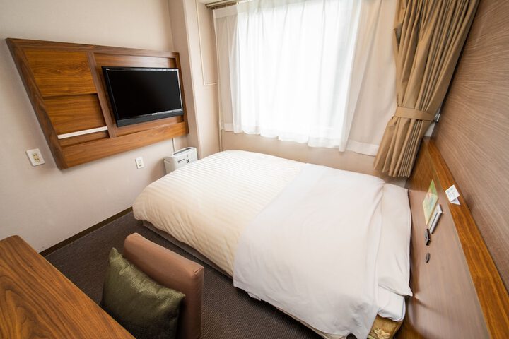 Room 7 of 72
