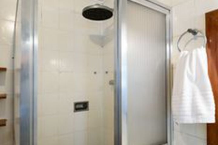 Room 2 of 20