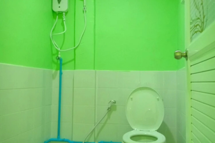 Room 8 of 48