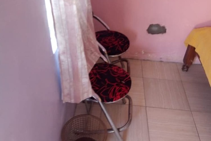 Room 5 of 14