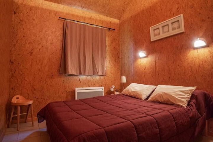 Room 11 of 81