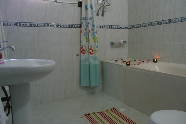 Room 30 of 43