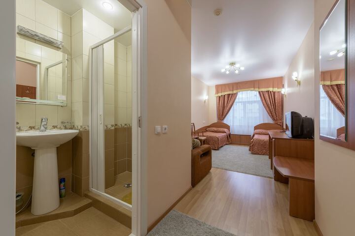 Room 10 of 36