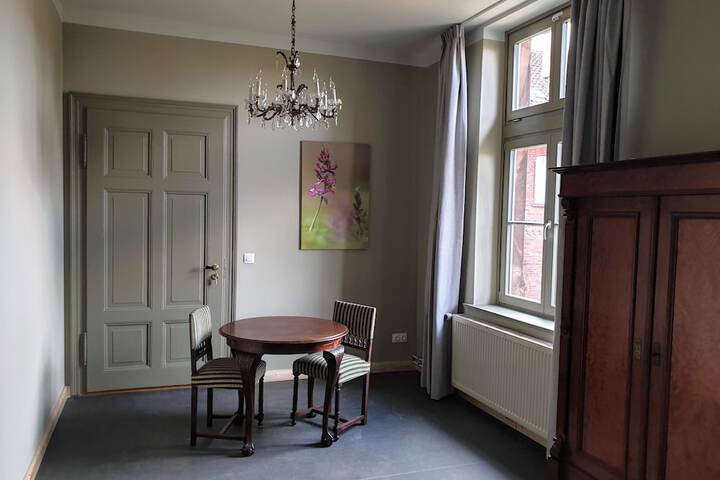 Room 7 of 39