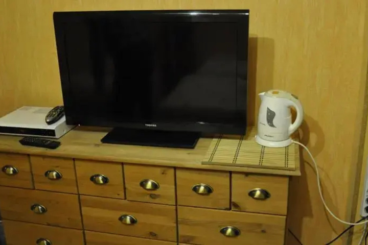 Room 3 of 8