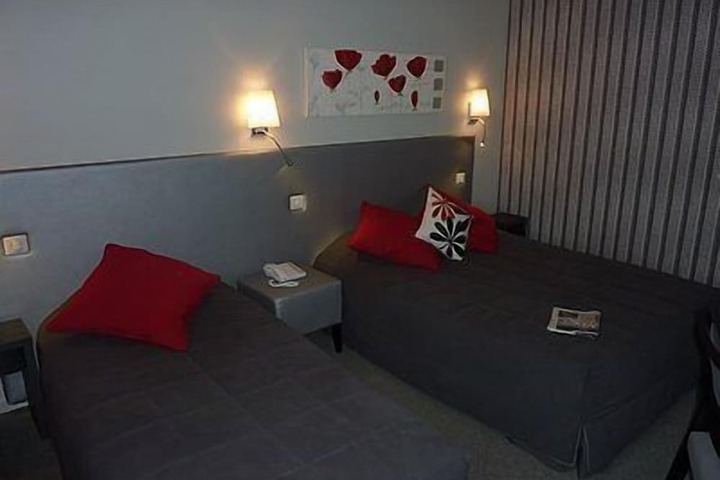 Room 5 of 17