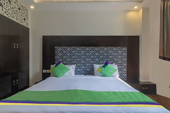 Room 14 of 30