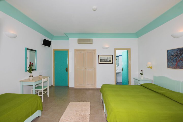 Room 12 of 277