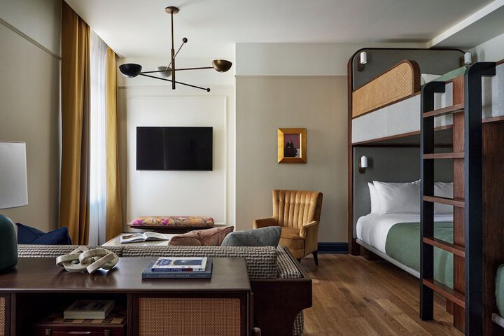 Room 96 of 190