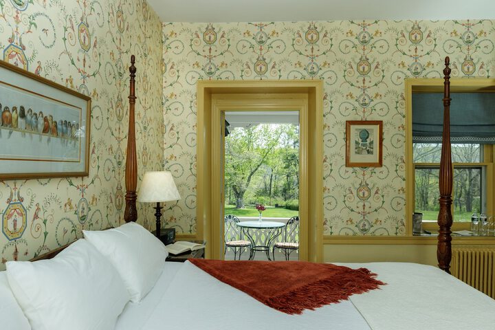 Room 34 of 76
