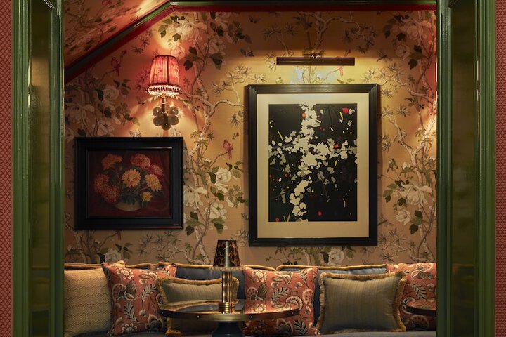 Lounge 47 of 62