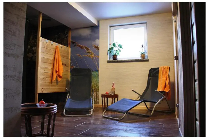 Room 2 of 11