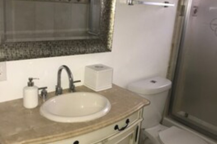 Room 5 of 20