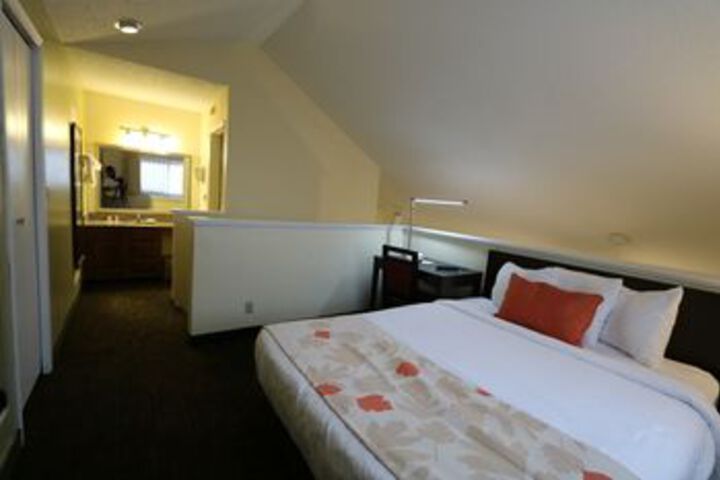 Room 35 of 107
