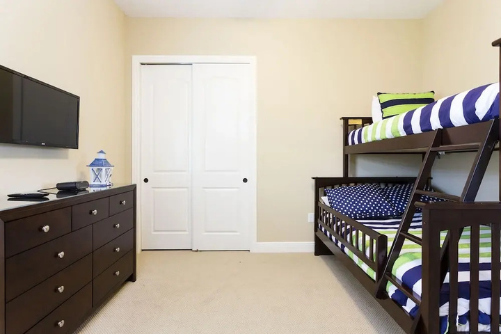 Room 5 of 19