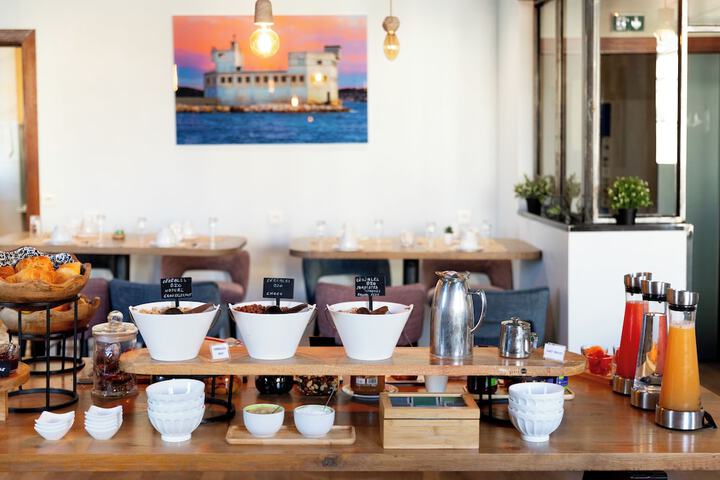 Breakfast buffet