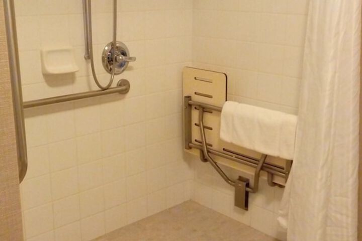 Room 13 of 31