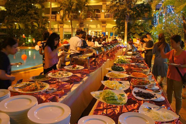 Dining 47 of 65