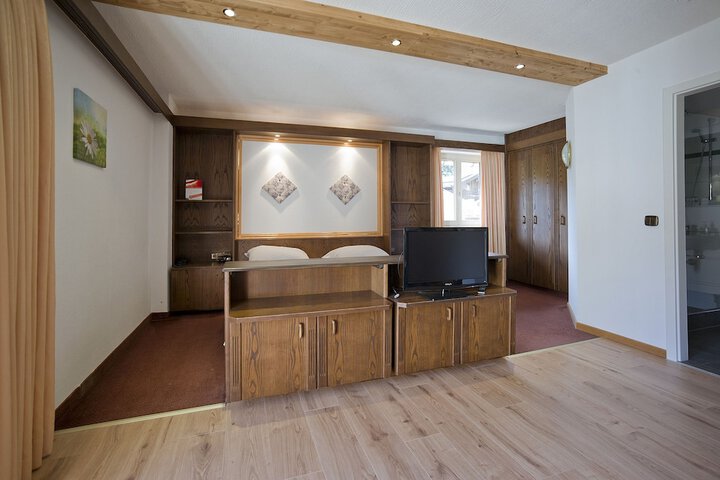 Room 26 of 66