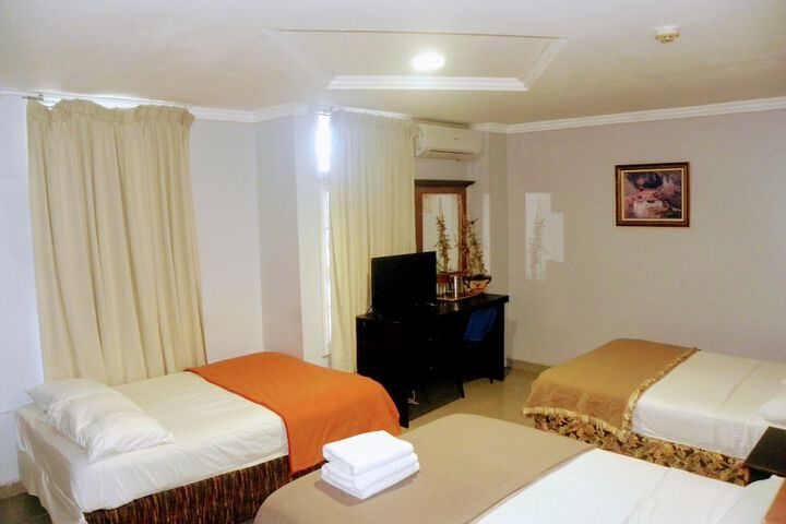 Room 11 of 30
