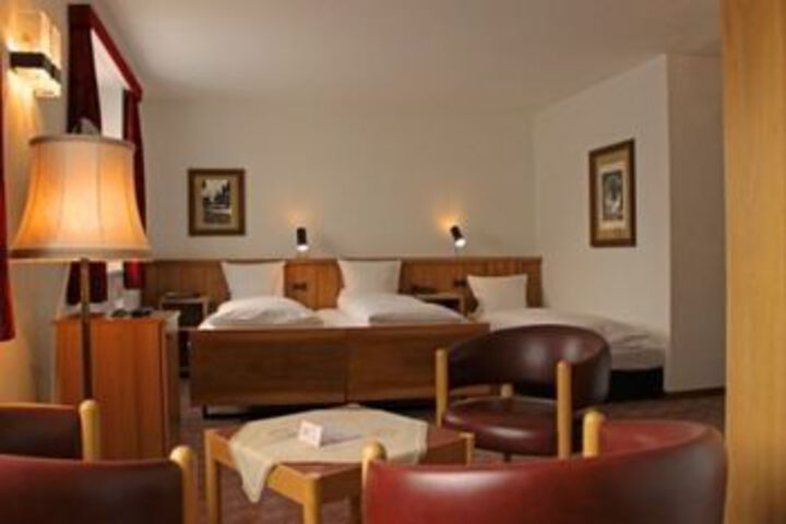 Room 36 of 106