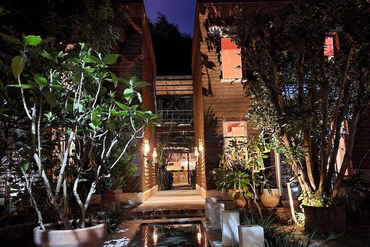 Hotel Exterior 44 of 46